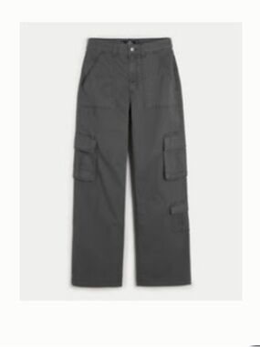 Hollister Ultra High-Rise Baggy Cargo Pants in Dark Gray